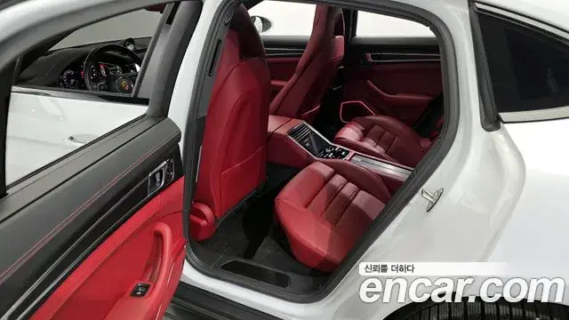 Porsche Panamera 2023 — ფოტო 14/20