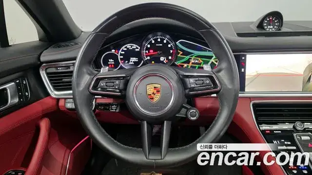 Porsche Panamera 2023 — ფოტო 18/20