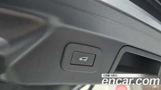 Land Rover Range Rover Velar 2024 — ფოტო 5/20