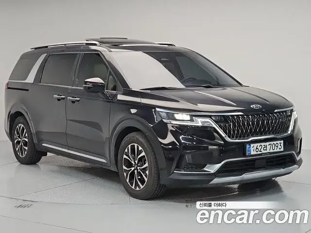 Kia Carnival 2021 — Фото 1/20