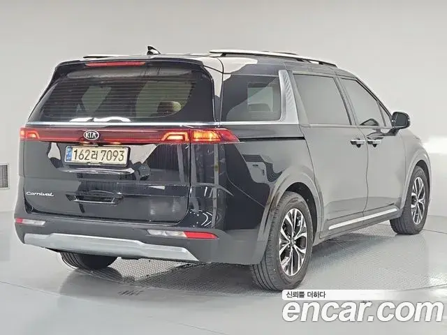 Kia Carnival 2021 — Фото 2/20