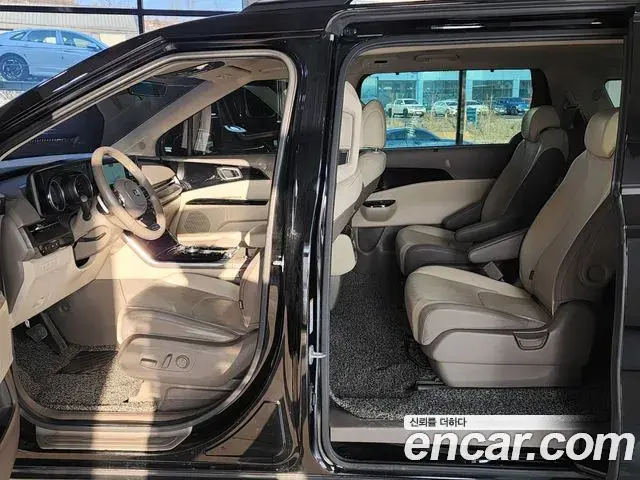 Kia Carnival 2021 — Фото 16/20