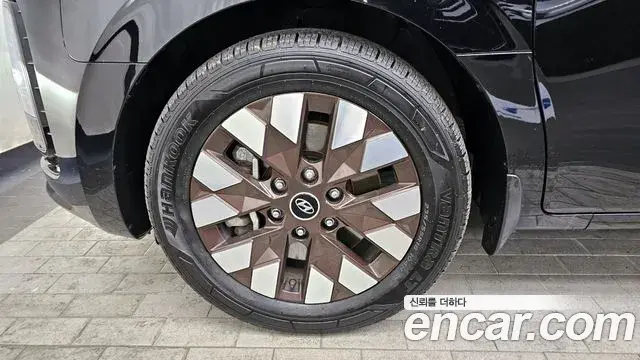Hyundai Staria 2022 — Şəkil 9/20