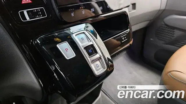 Hyundai Staria 2022 — Şəkil 18/20