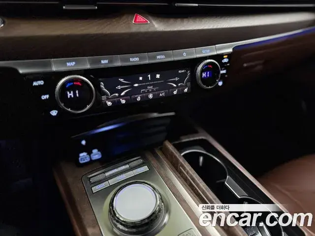 Genesis G80 2023 — ფოტო 17/19