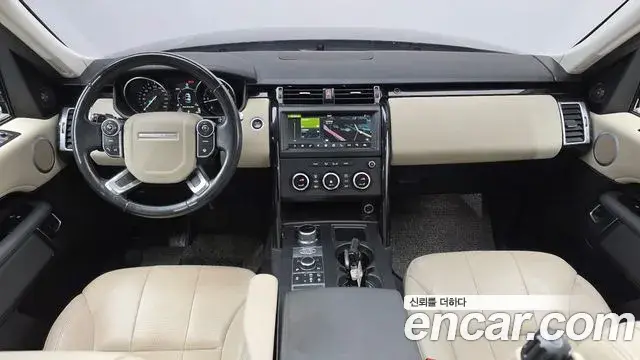 Land Rover Discovery 5 2018 — Photo 8/20