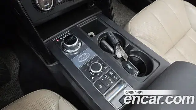 Land Rover Discovery 5 2018 — Photo 4/20