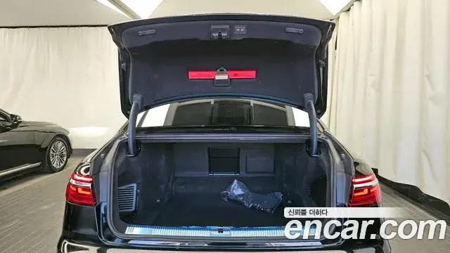 Audi A8 2021 — Şəkil 14/20