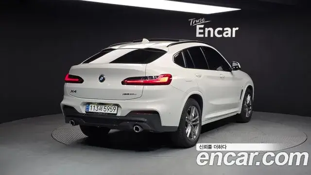 BMW X4 2019 — Фото 2/20