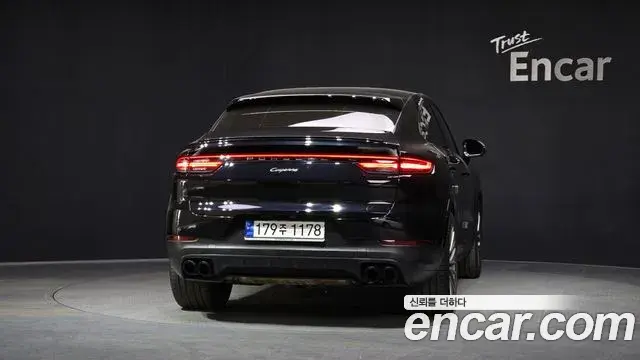 Porsche Cayenne 2022 — ფოტო 19/20