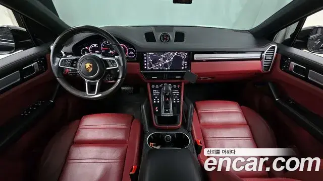 Porsche Cayenne 2022 — ფოტო 15/20