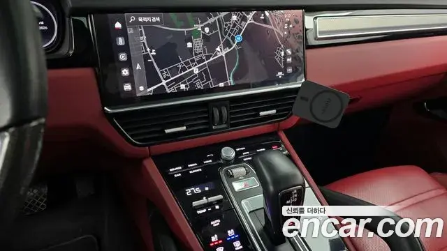 Porsche Cayenne 2022 — ფოტო 13/20