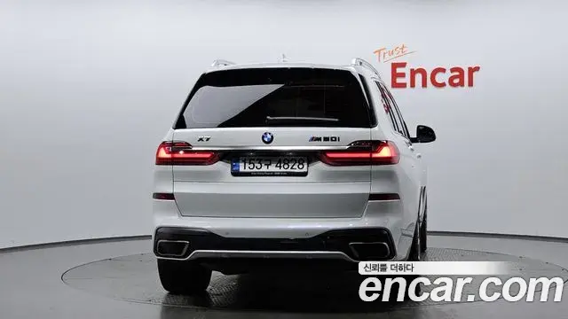 BMW X7 2021 — ფოტო 16/20