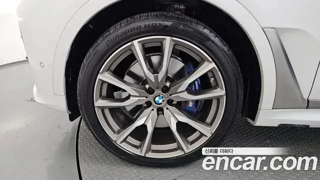 BMW X7 2021 — ფოტო 11/20