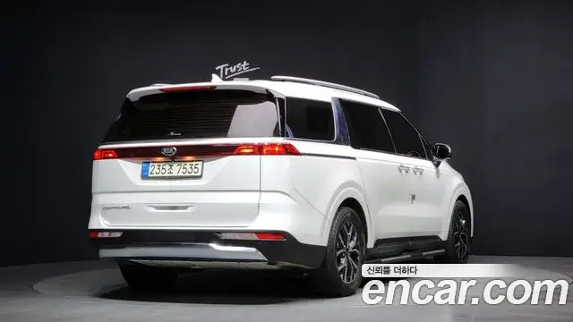 Kia Carnival 2021 — Фото 2/20