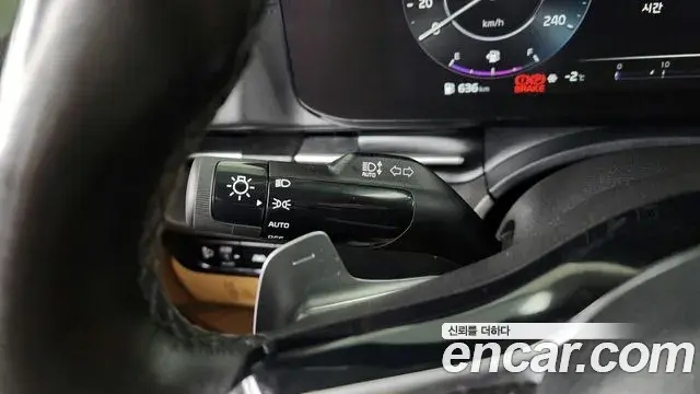 Kia Carnival 2021 — Фото 18/20
