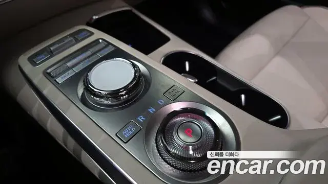 Genesis GV70 2023 — Şəkil 14/20
