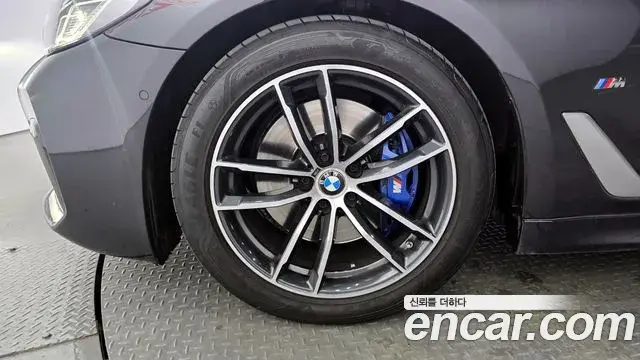 BMW 5 Series 2022 — Şəkil 12/20