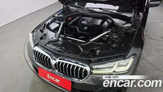 BMW 5 Series 2022 — Şəkil 1/20