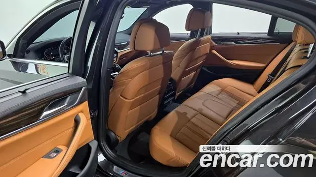 BMW 5 Series 2022 — Şəkil 14/20
