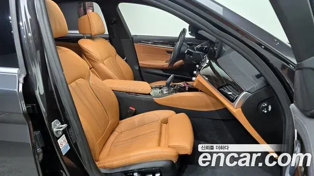 BMW 5 Series 2022 — Şəkil 2/20