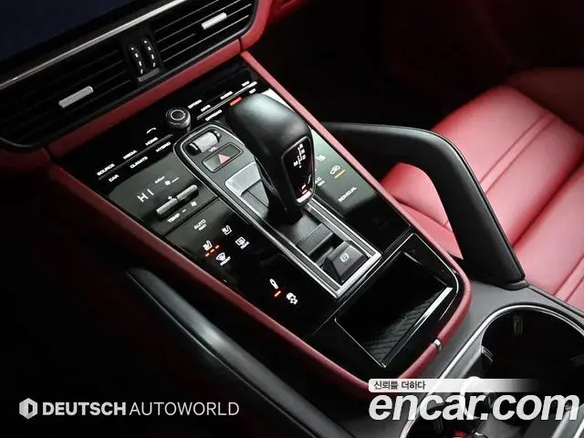 Porsche Cayenne 2021 — ფოტო 8/20