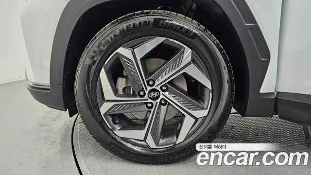Hyundai Tucson Hybrid 2022 — ფოტო 12/20