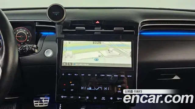 Hyundai Tucson Hybrid 2022 — ფოტო 8/20