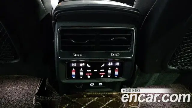 Audi Q8 2021 — Photo 17/20