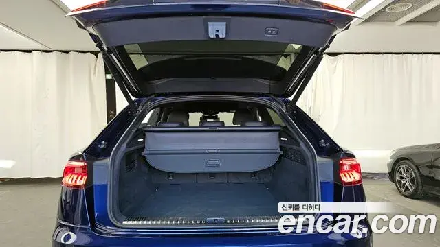 Audi Q8 2021 — Photo 6/20