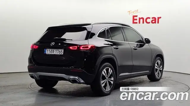 Mercedes-Benz GLA-Class 2021 — ფოტო 11/20