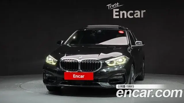 BMW 1 Series 2022 — ფოტო 18/20