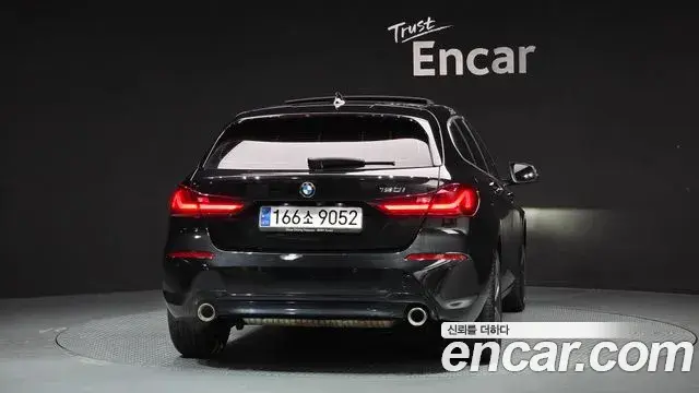 BMW 1 Series 2022 — ფოტო 12/20