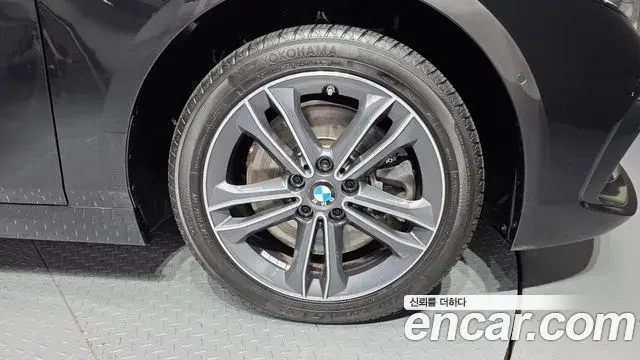 BMW 1 Series 2022 — ფოტო 11/20