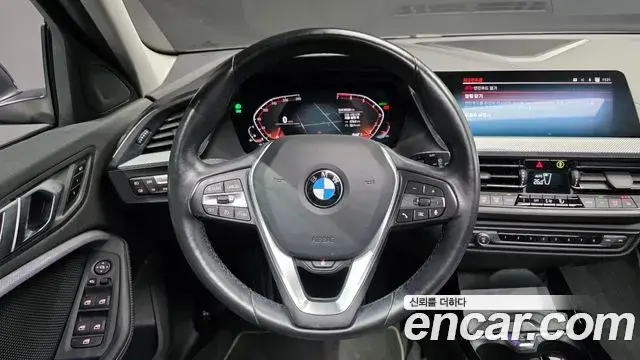 BMW 1 Series 2022 — ფოტო 20/20