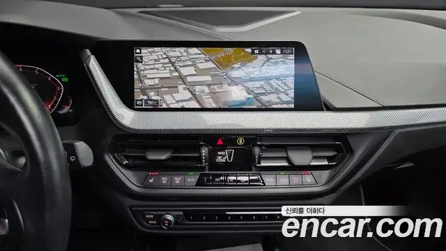 BMW 1 Series 2022 — ფოტო 10/20