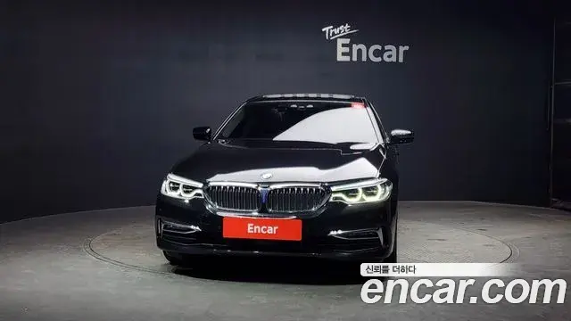BMW 5 Series 2019 — Photo 9/20
