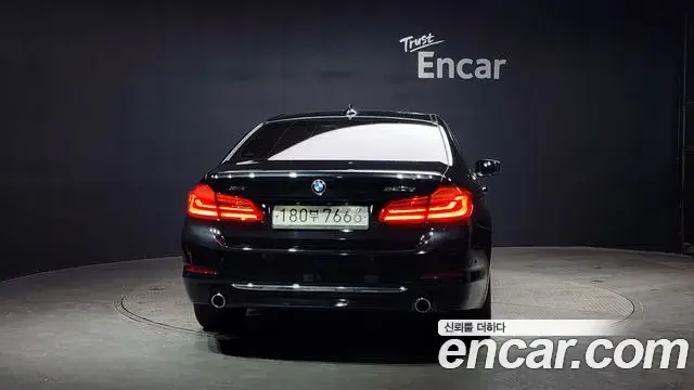 BMW 5 Series 2019 — Photo 15/20