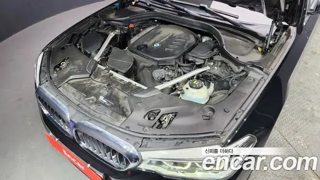 BMW 5 Series 2019 — Photo 16/20