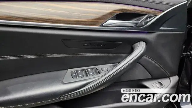 BMW 5 Series 2019 — Photo 20/20