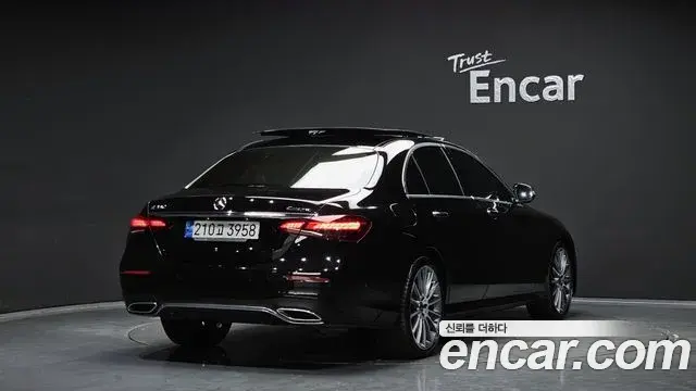 Mercedes-Benz E-Class 2022 — Фото 2/20