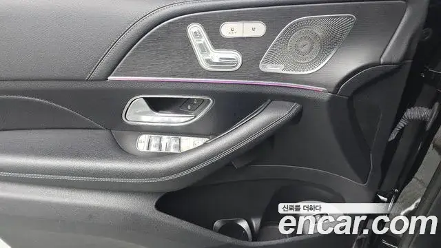 Mercedes-Benz GLE-Class 2022 — Фото 19/20