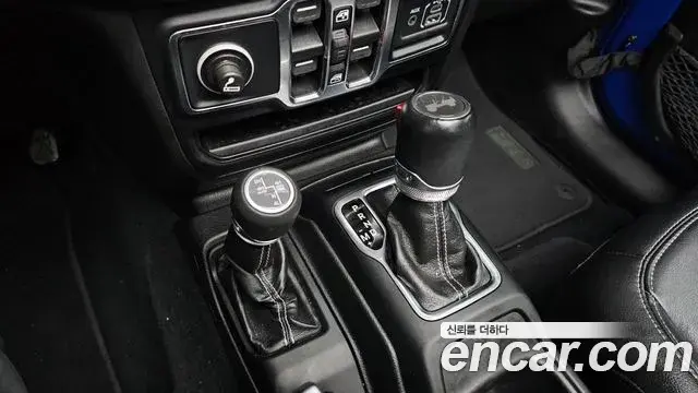 Jeep Wrangler 2022 — Фото 9/20