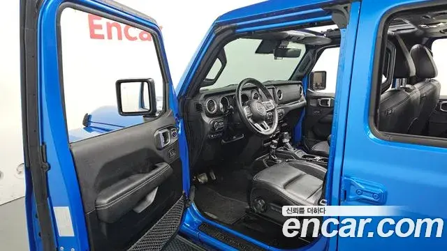 Jeep Wrangler 2022 — Фото 10/20