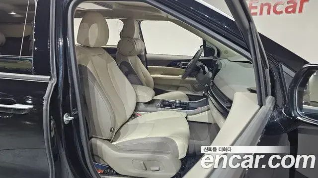 Kia Carnival 2025 — Photo 18/20