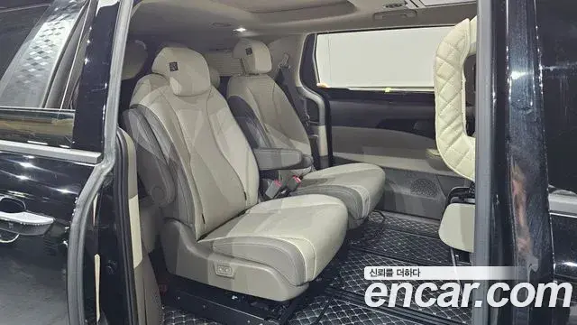Kia Carnival 2025 — Photo 15/20