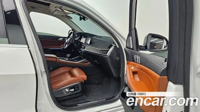 BMW X7 2021 — ფოტო 10/20