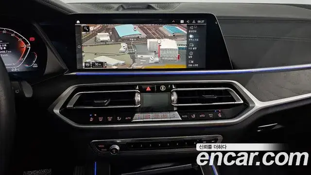 BMW X7 2021 — ფოტო 14/20