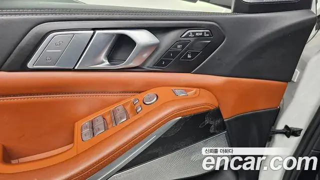 BMW X7 2021 — ფოტო 8/20