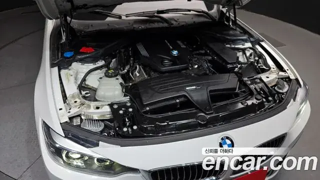 BMW 4 Series 2020 — ფოტო 18/20